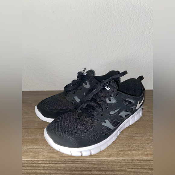 Nike 4Y Sneakers | “Free Run 2 (GS)” - Picture 5 of 7